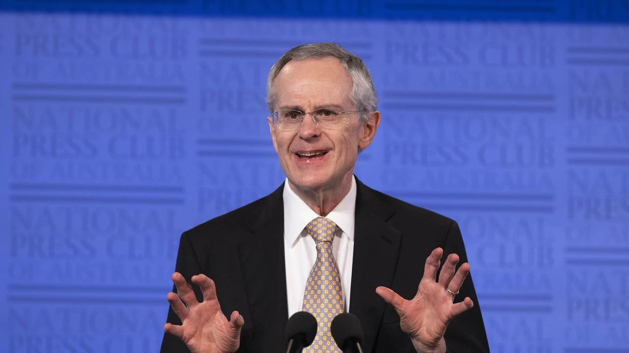 ACCC chair Rod Sims says competition in the aviation sector remains fragile