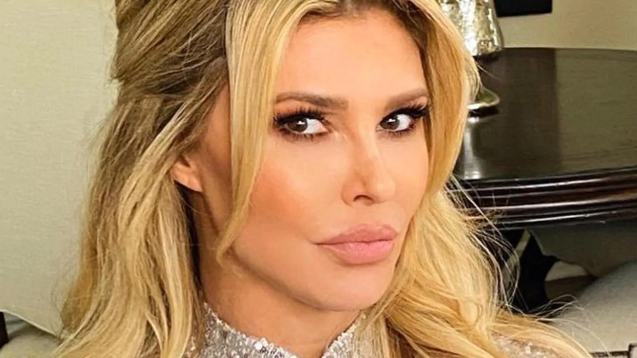 Brandi Glanville tells Armie Hammer he can have her rib cage