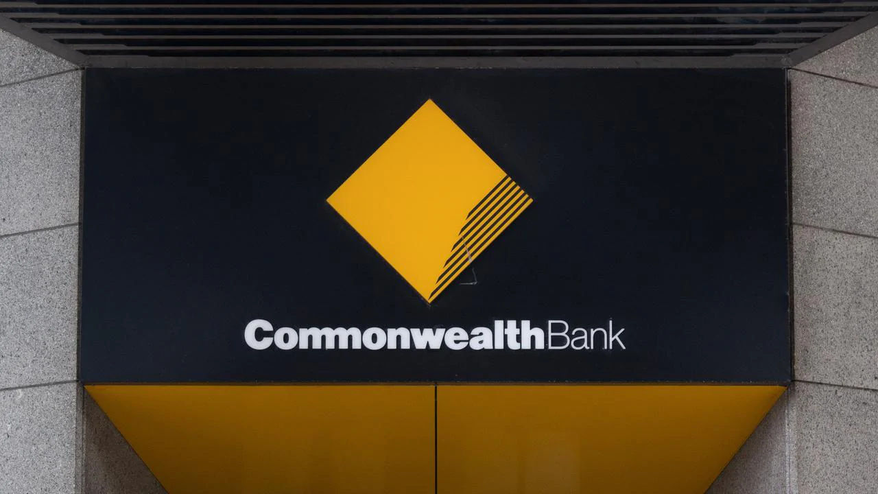 Commonwealth Bank cuts savings rate at twice the level of the Reserve Bank