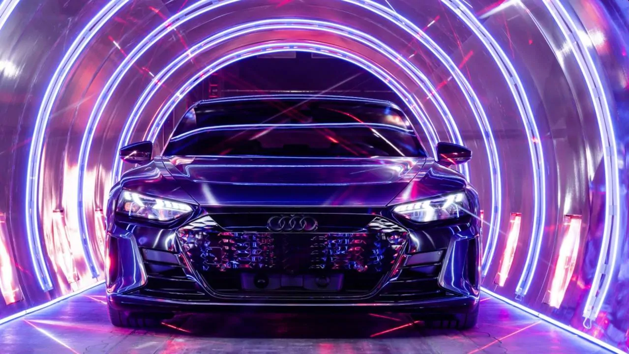 Electric car has head turning looks