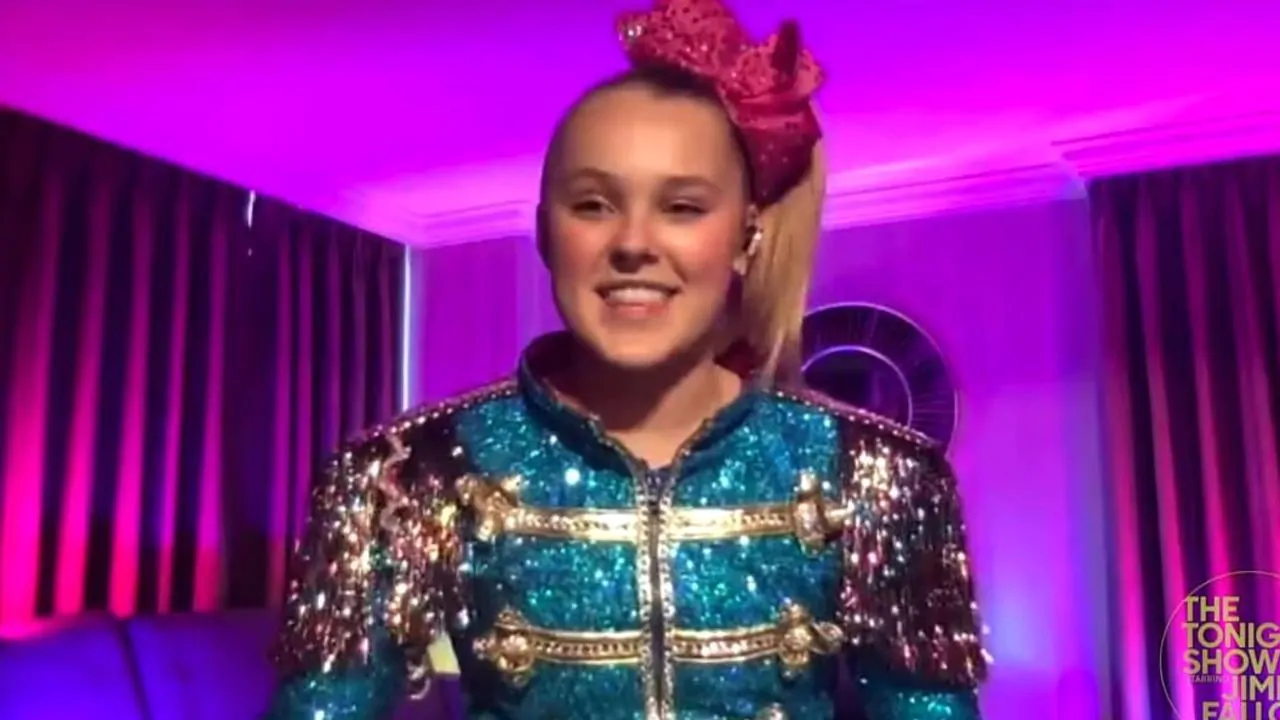 JoJo Siwa says ‘perfect’ new girlfriend inspired her to come out