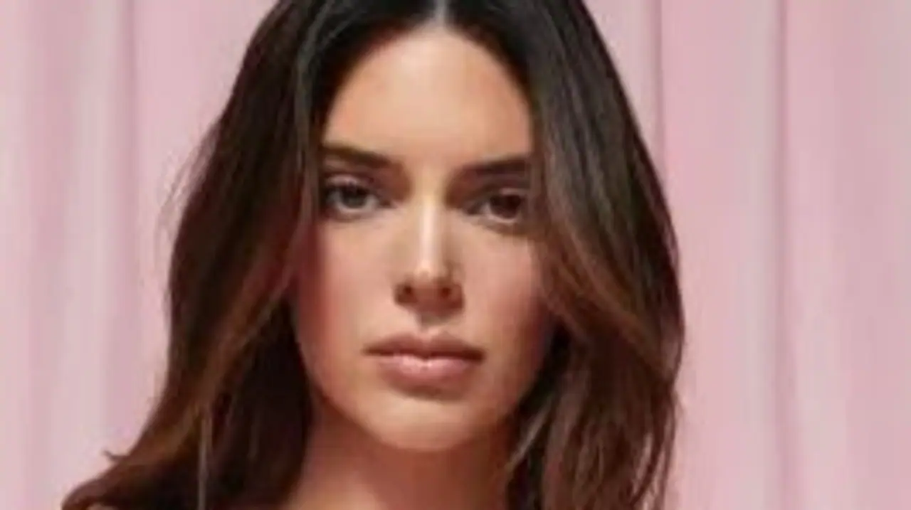Kendall Jenner accused of photoshop on lingerie photos