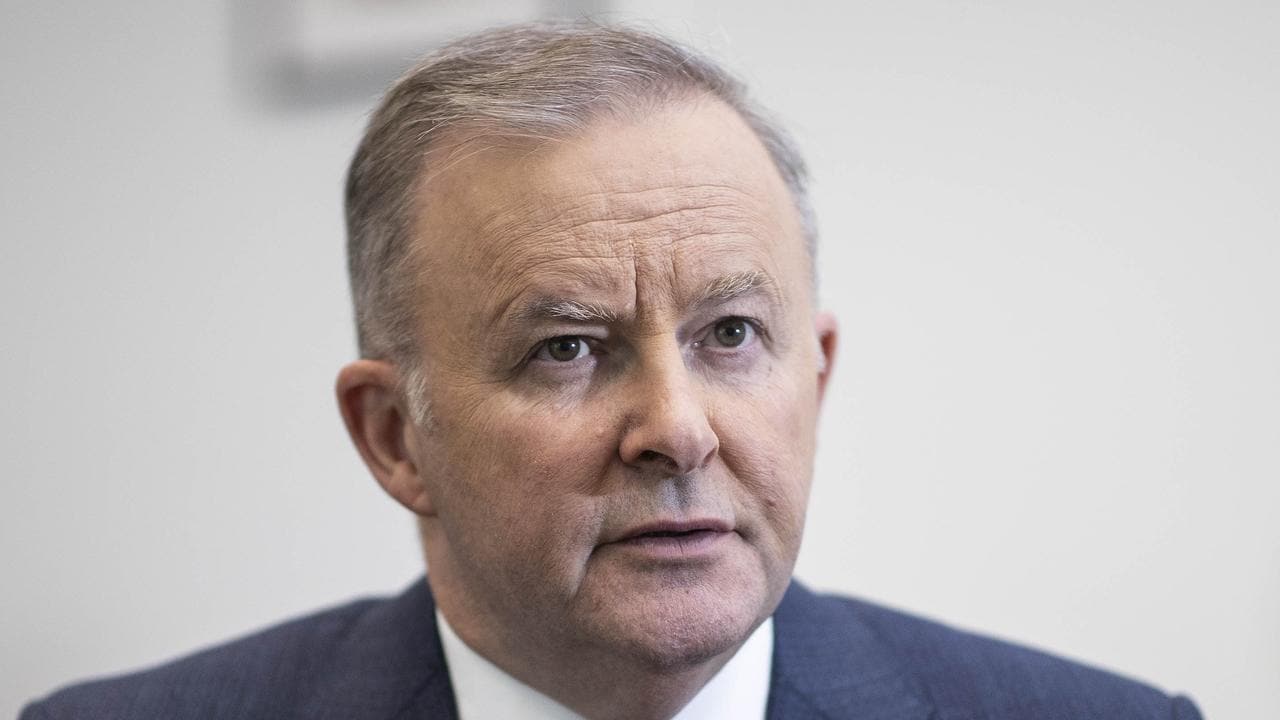 Labor to implement annual, sick leave for insecure jobs