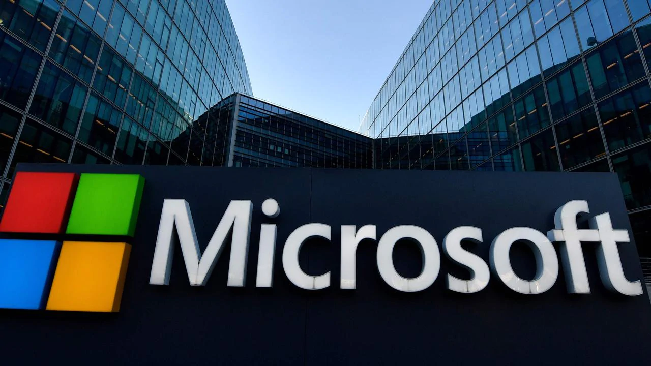 Microsoft backs government, says it can replace Google