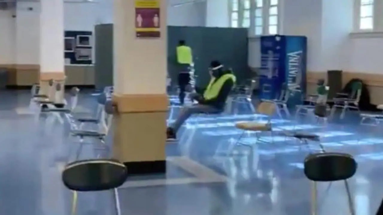 New York vaccination hubs are ghost towns