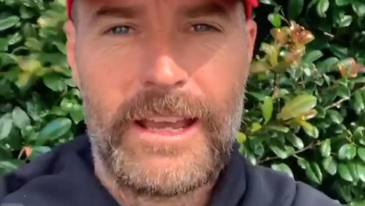 Pete Evans pushes petition wanting no restrictions for refusing COVID-19 vaccine