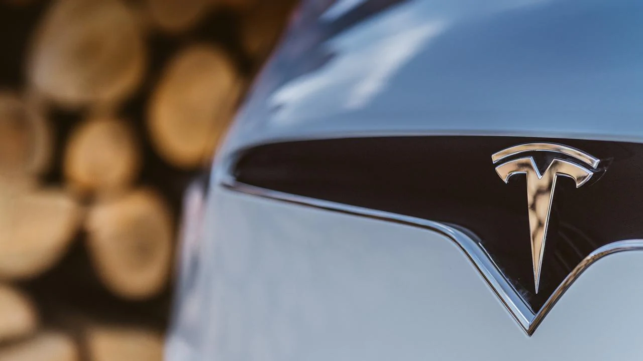 Tesla issues recall for Model S and X in the US