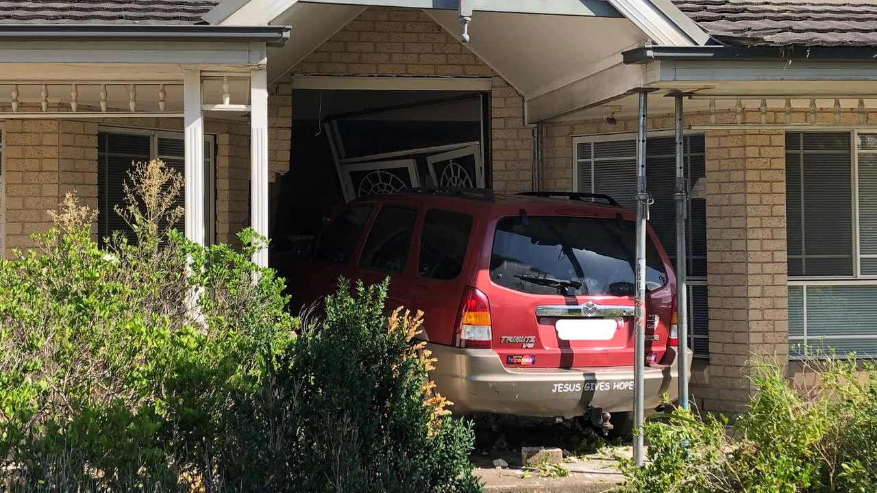 Three people uninjured in crash, NSW ambulance