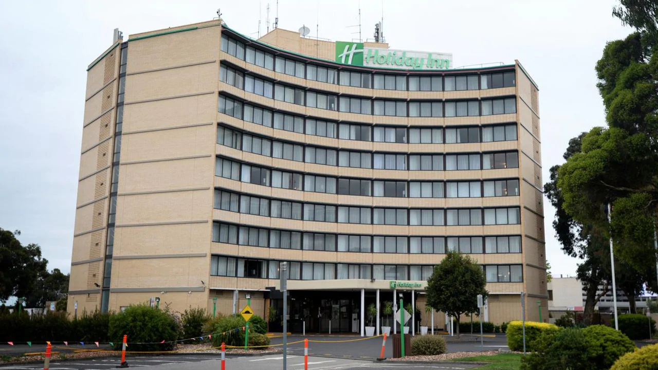 Victoria records two local cases of COVID-19 linked to Holiday Inn cluster