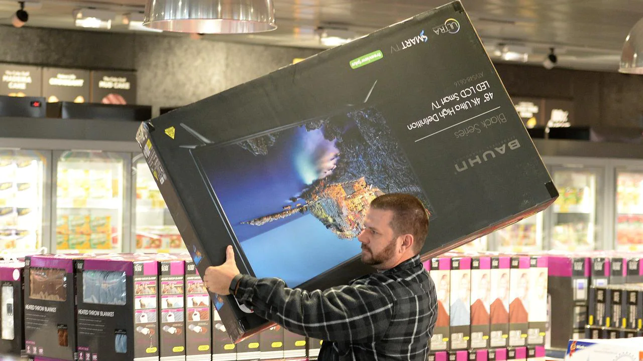 Aldi to launch online shopping for special buys and alcohol