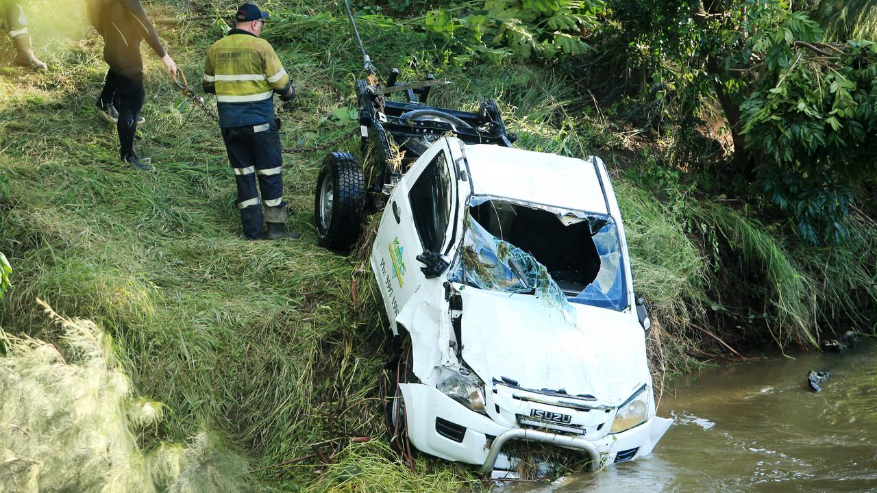 Body recovered from ute found in flood waters