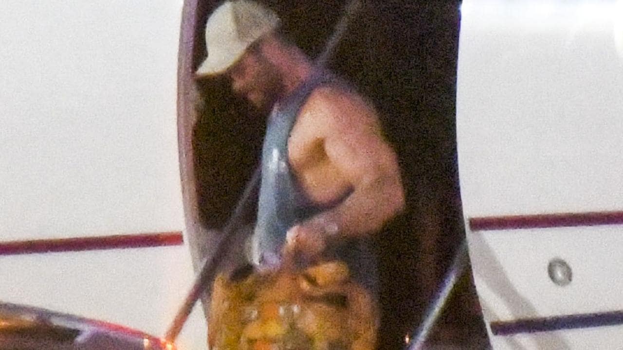 Chris Hemsworth and Elsa Pataky take kids on Byron Bay day trip in private jet