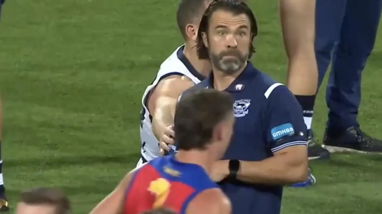 Chris Scott, Chris Fagan exchange, Geelong vs Brisbane argument video