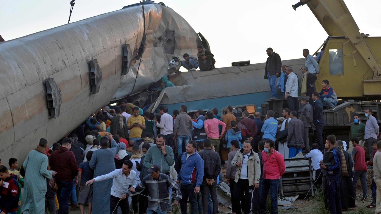 Egypt train crash leaves at least 32 dead and 160 injured