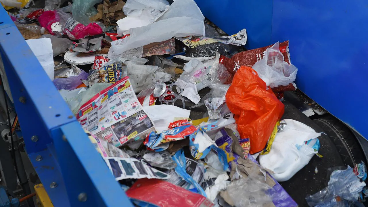 Mornington Peninsula residents face up to $660 fine for incorrect recycling
