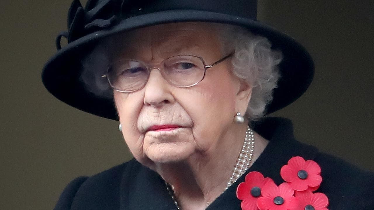 Police barred from searching the Queen’s private residence for stolen artefacts