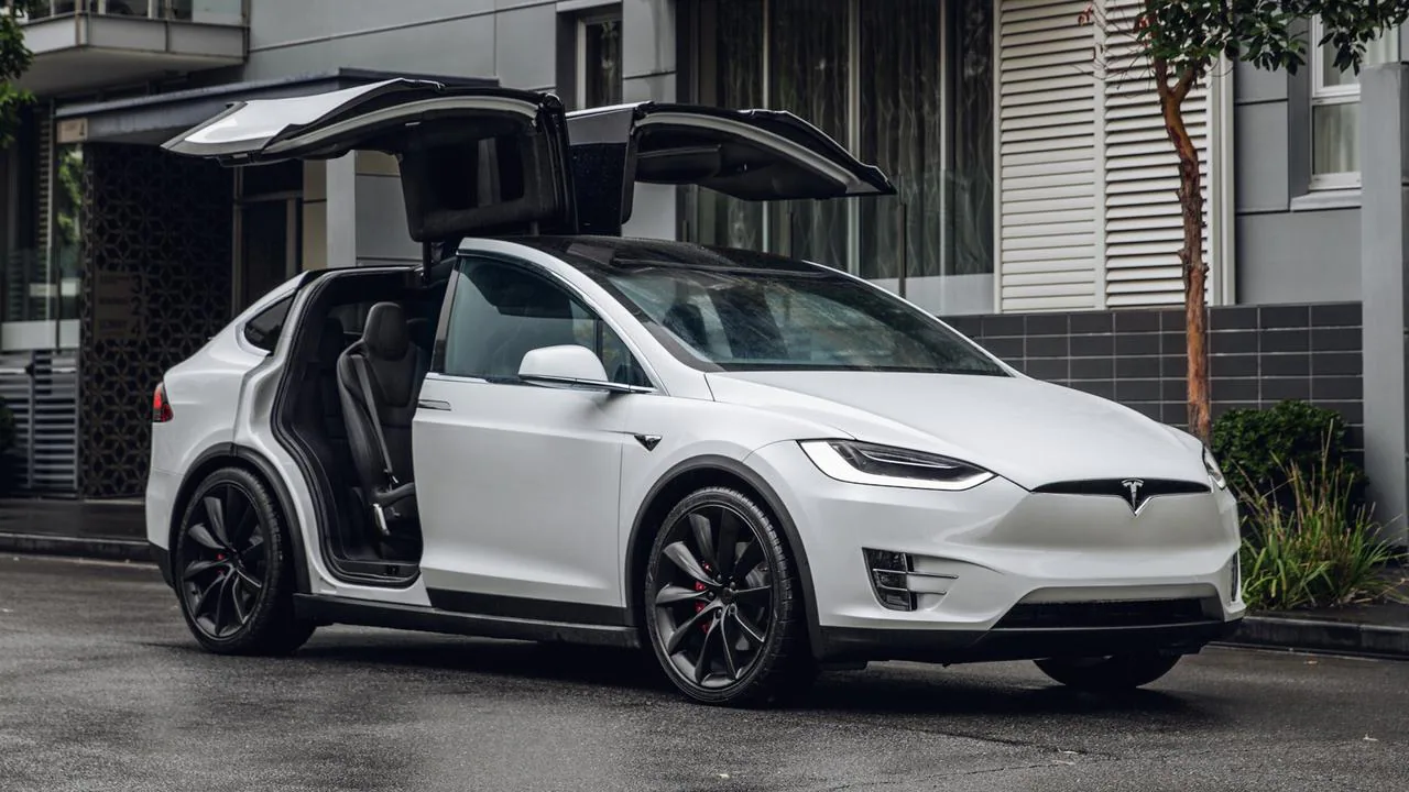 Tesla’s Full Self Driving Mode exposed