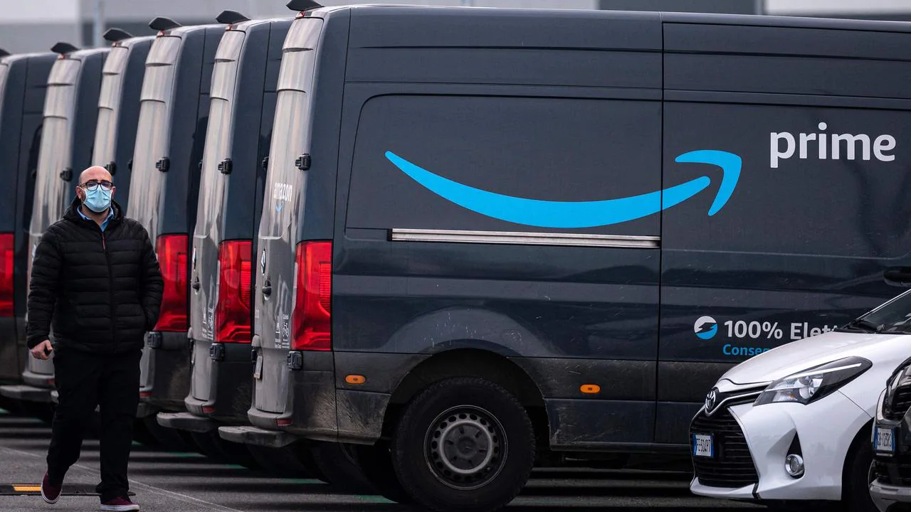 Amazon reportedly aware of drivers peeing in water bottles, defecating in bags