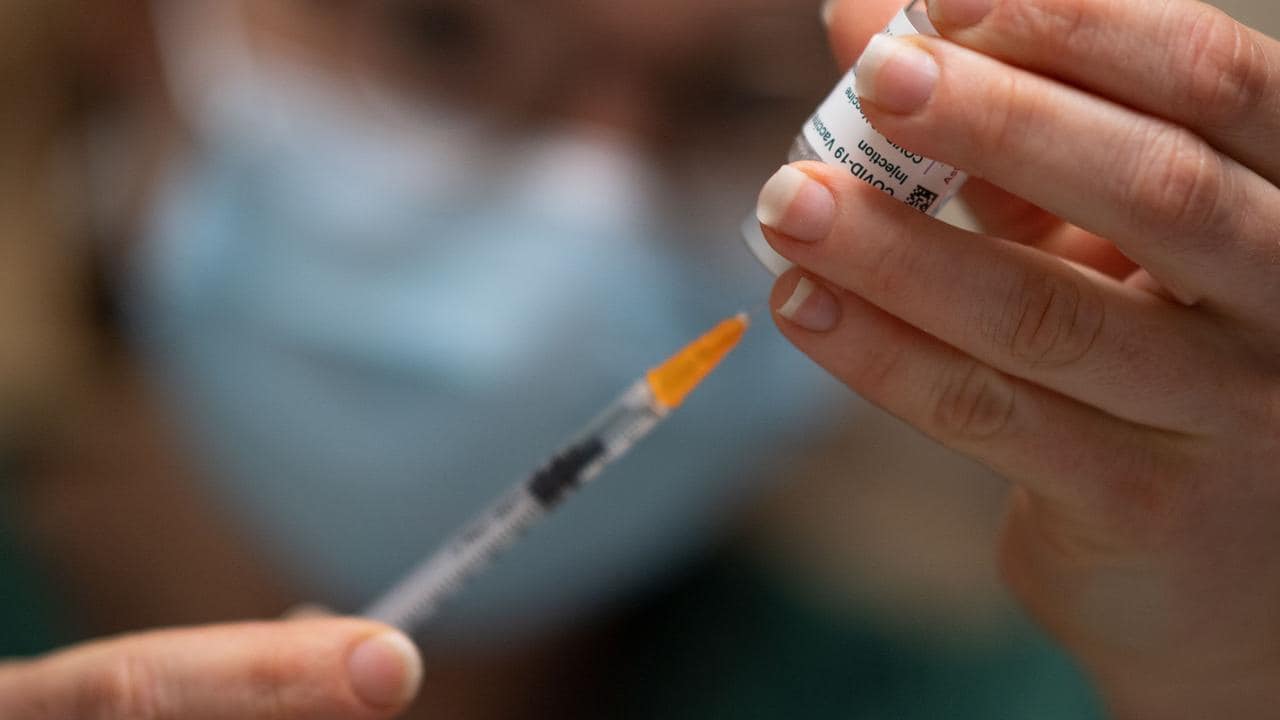 Brendan Murphy says Australia does not have answers on blood clot reports