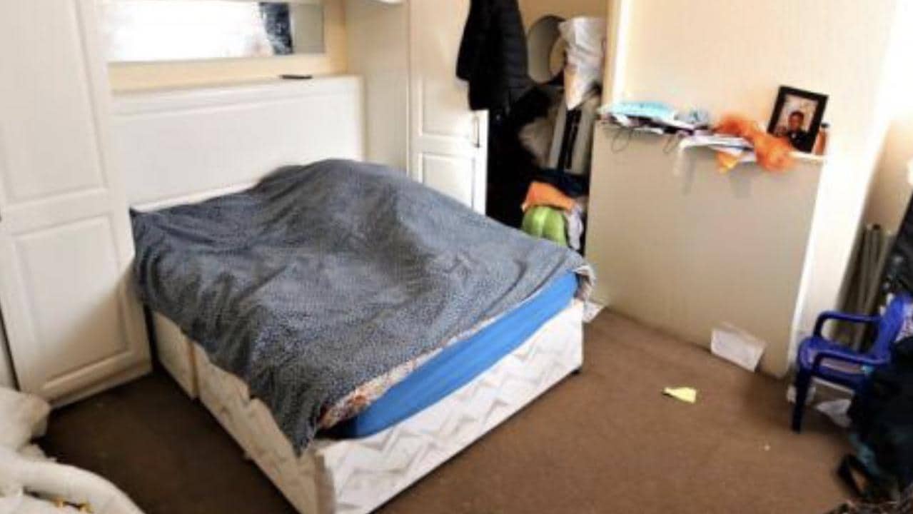 Househunter spots someone hiding under the covers in bizarre property listing