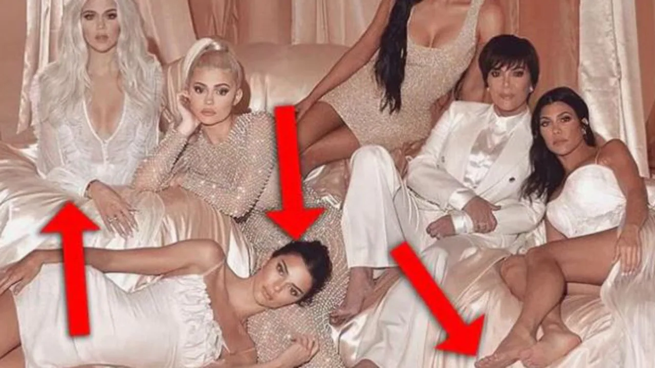 Kardashians’ worst Photoshop fails revealed as Khloe’s unedited bikini photo goes viral