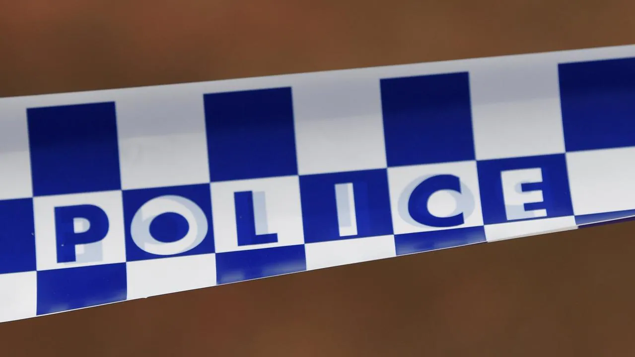 Police probe after three teenagers wounded