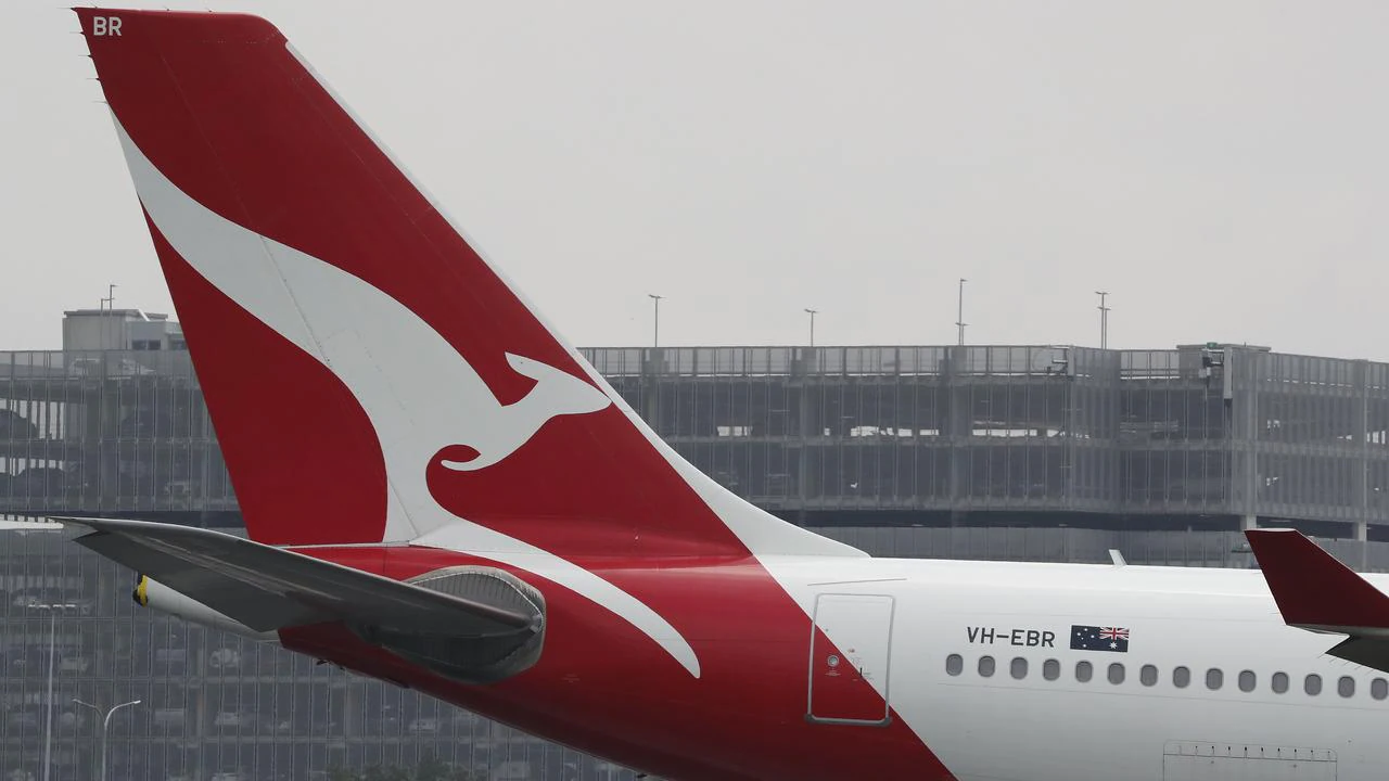 Qld Premier Annastacia Palaszczuk says travel not likely before vaccine rollout complete