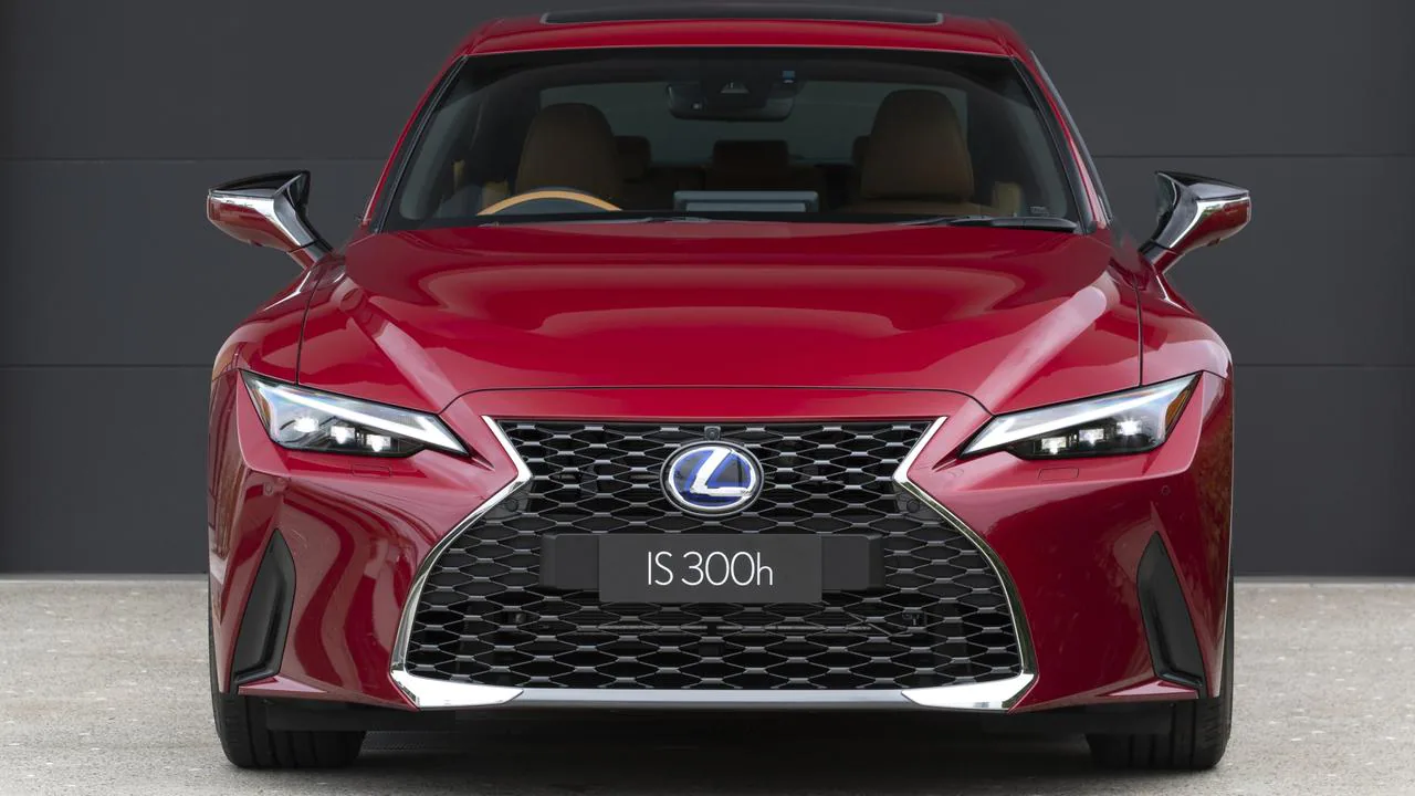 Sporty hybrid is ultra efficient