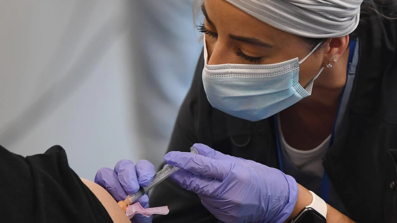 US cases of COVID-19 surging again as states reopen amid vaccine rollout